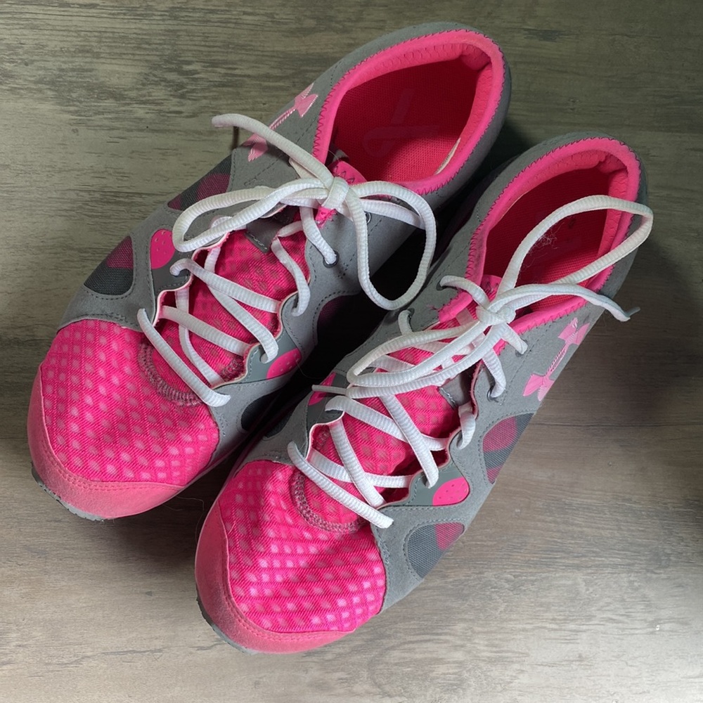 ๐ Under Armour Shoes ๐ - Picture 3 of 4